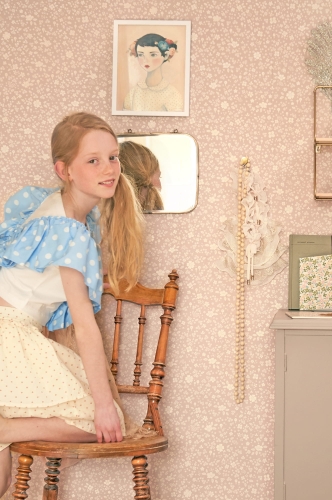 Tapeta dla dzieci Liliowa Kwiatuszki