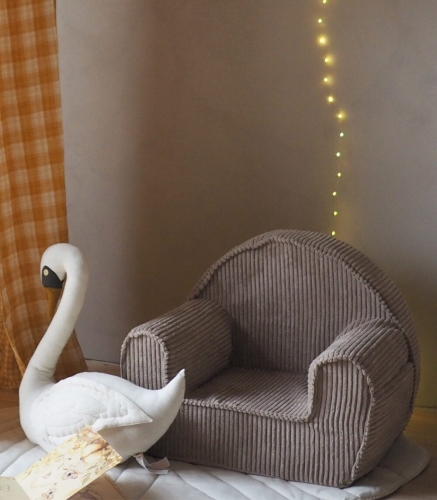 Fotelik dla dzieci beżowy sztruksowy