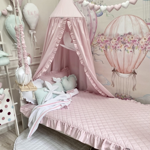 PIKOWANA NARZUTA 90x180cm PUDROWY RÓŻ Z FALBANĄ