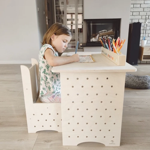 Biurko i krzesło dla przedszkolaka DREWNO