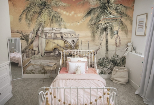 Surf Camp Red Tapeta z Vanem i Deskami Surfingowymi