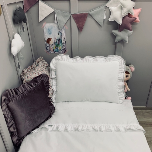 Pościel biała z koronką dla dzieci i nastolatków różne rozmiary