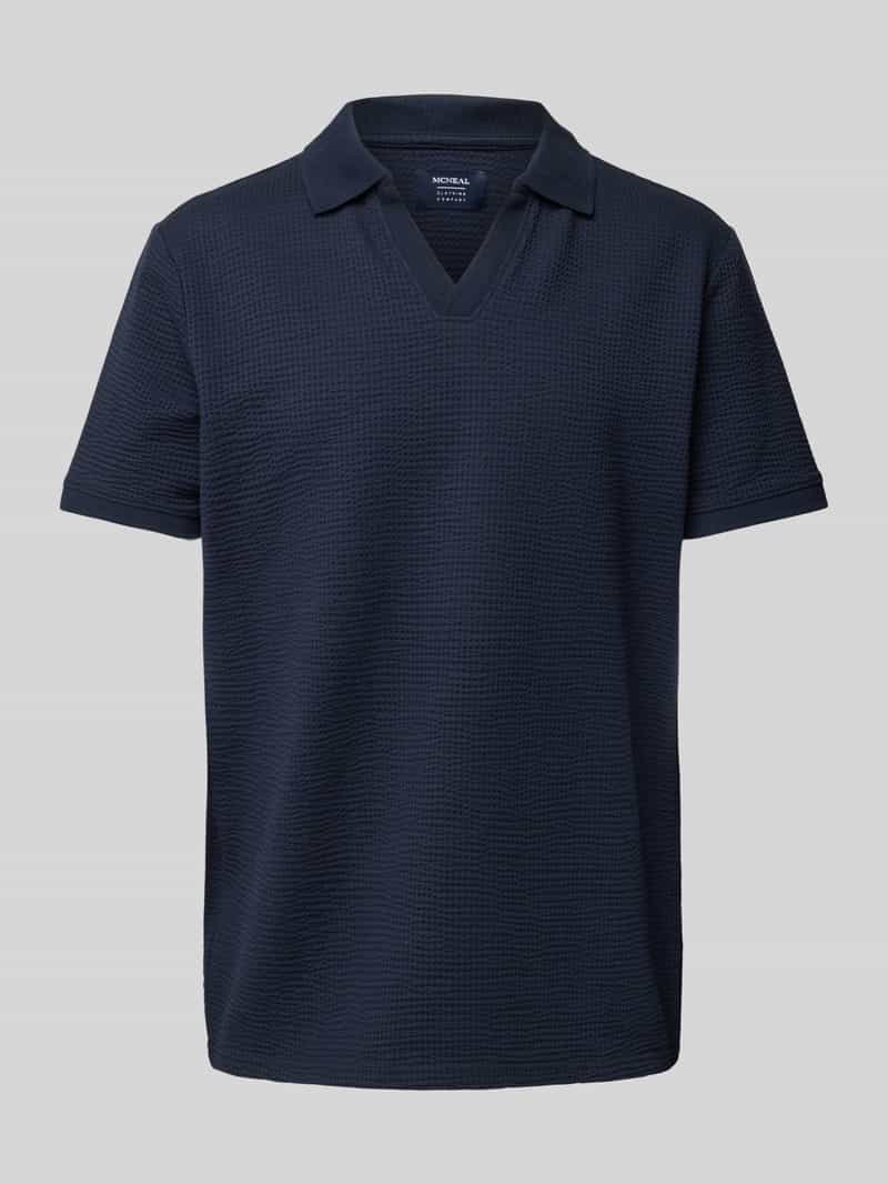 Koszulka polo o kroju regular fit z dekoltem w serek
