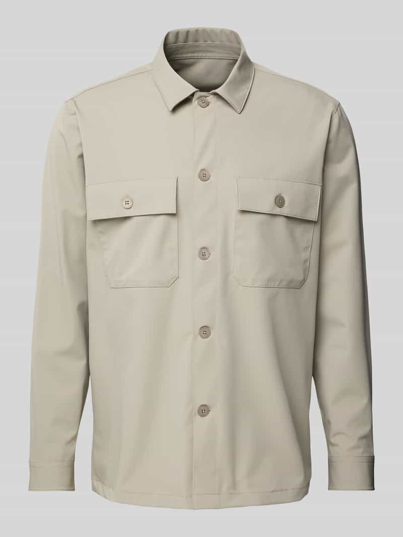 Kurtka koszulowa o kroju regular fit z kieszeniami z patką na piersi