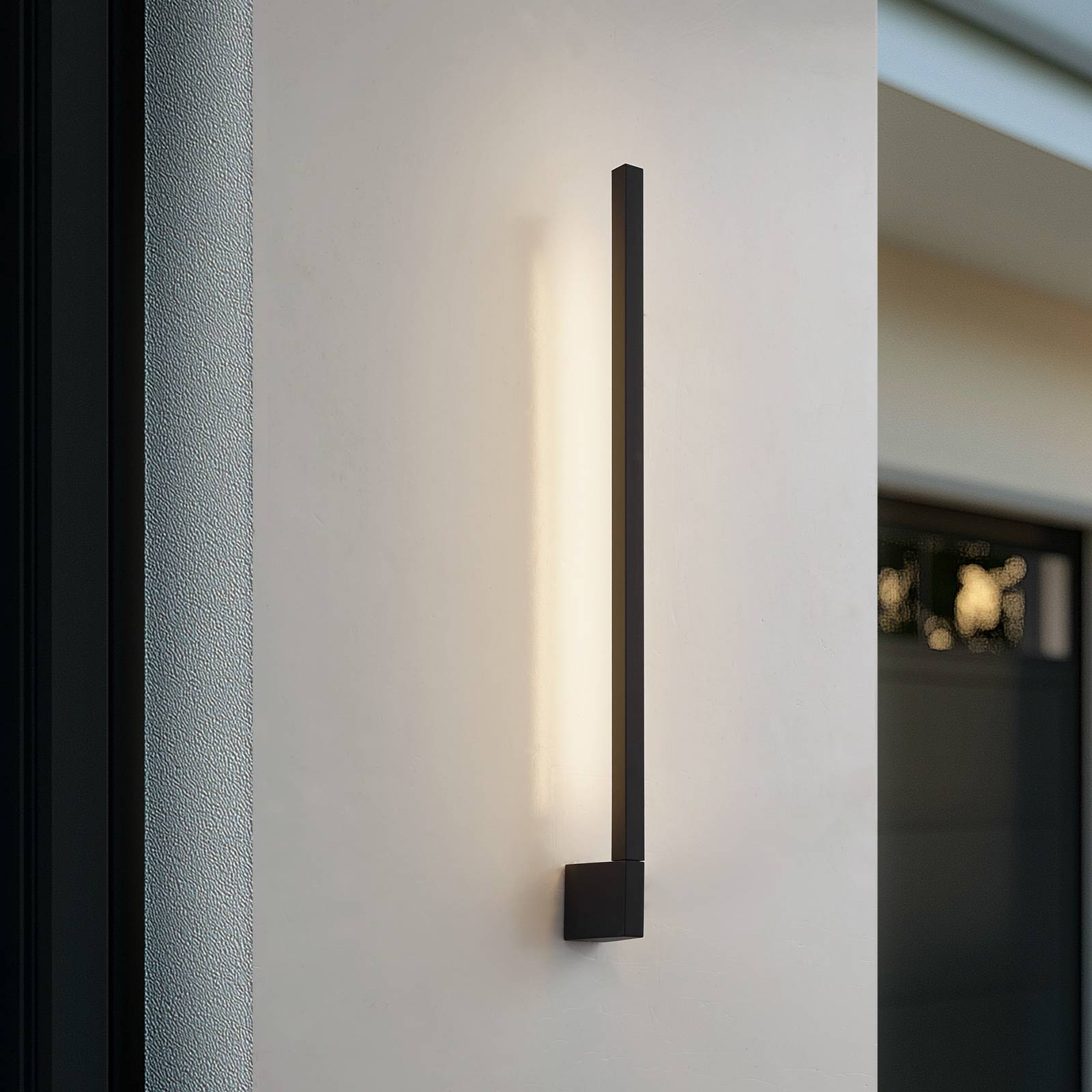 Lindby kinkiet zewnętrzny LED Neano, 80cm, czarny, metalowy