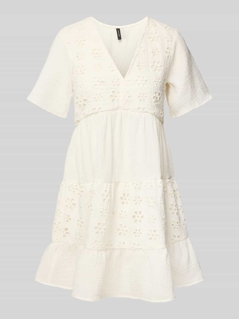 Sukienka mini taliowana z haftem angielskim model ‘NATALI’