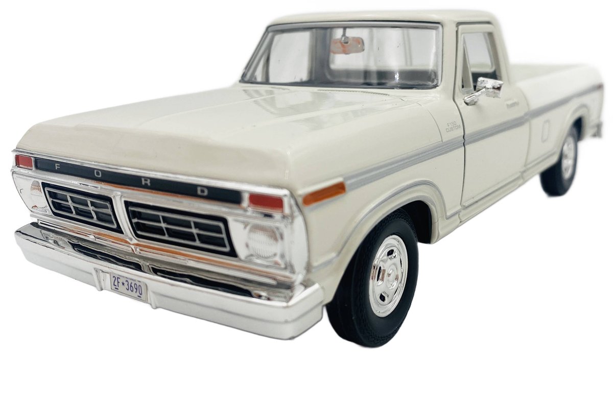 Ford F-150 Custom Pickup 1977 1:24 Motormax 79386 biały