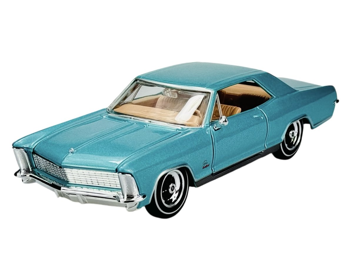 MAISTO 1965 BUICK RIVIERA NIEBIESKI 1:26 31214