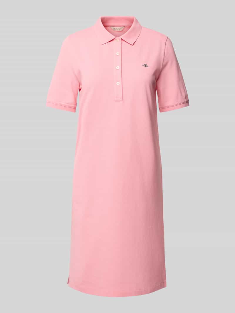 Sukienka polo o długości do kolan z wyhaftowanym logo