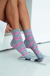 Skarpetki damskie z modnych kolorach z napisem Baby Girl Milena