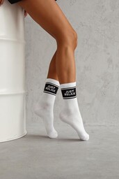 Skarpetki damskie z prążkowanym ściągaczem i napisem Just Relax białe Milena