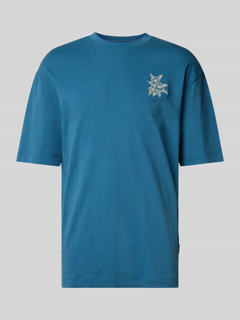T-shirt z wyhaftowanym motywem model ‘JIM’