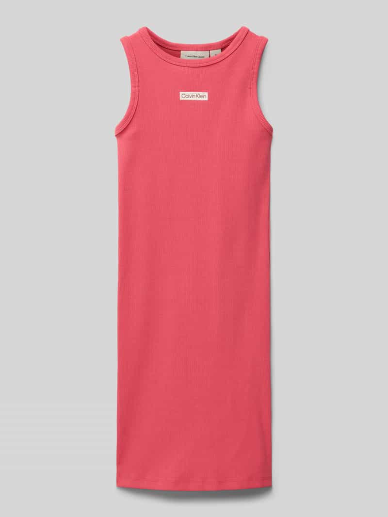 Sukienka z prążkowaniem i wyhaftowanym logo