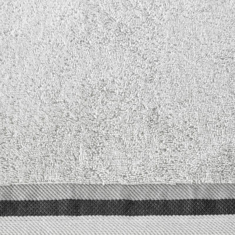 Ręcznik Niko 50x90 szary jasny zdobiony trzykolorową bordiurą 550 g/m2