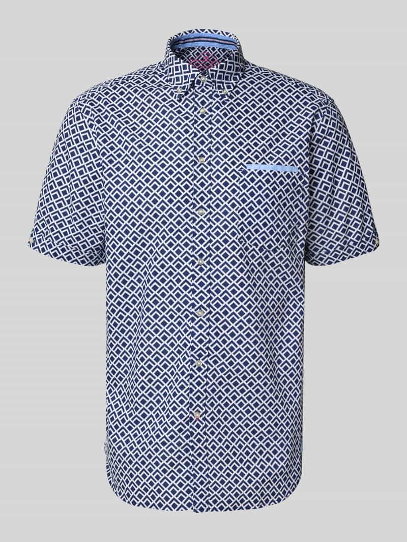 Koszula casualowa o kroju regular fit z kołnierzykiem typu button down