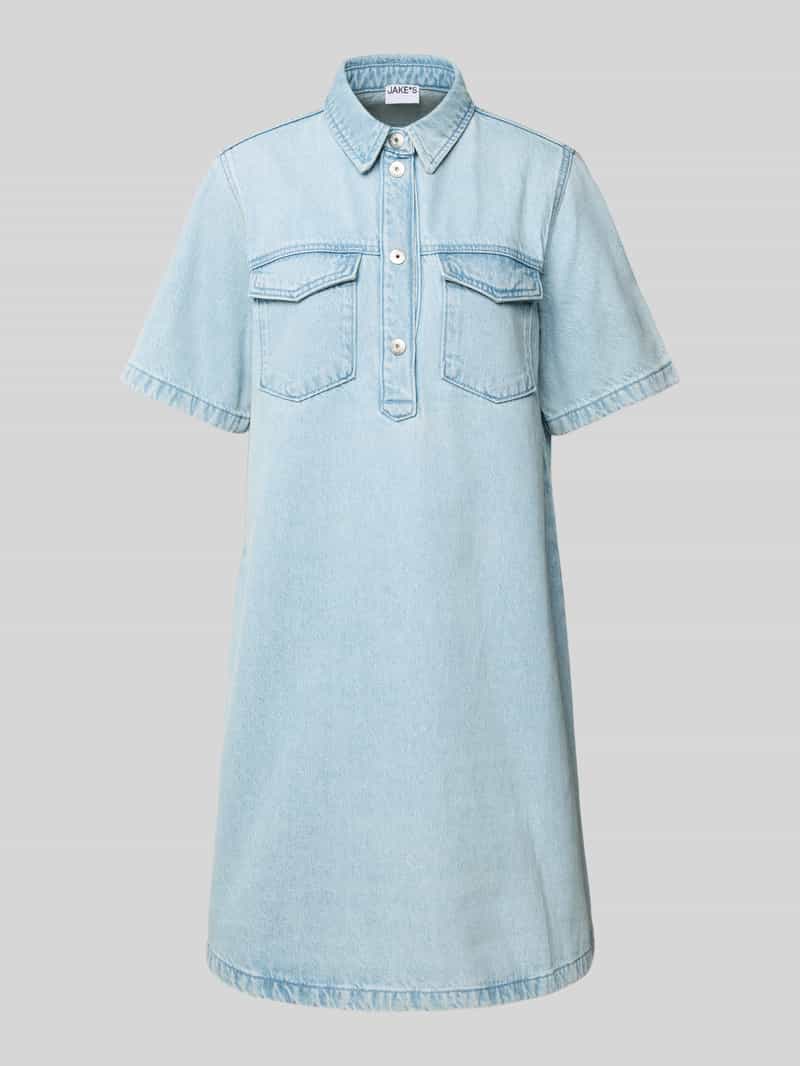 Sukienka jeansowa o długości do kolan z nakładanymi kieszeniami na piersi