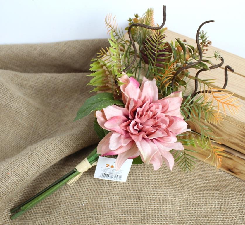 Elegancki Bukiet Dalii 40 Cm W Różu Z Dodatkowymi Akcentami Kwiatowymi