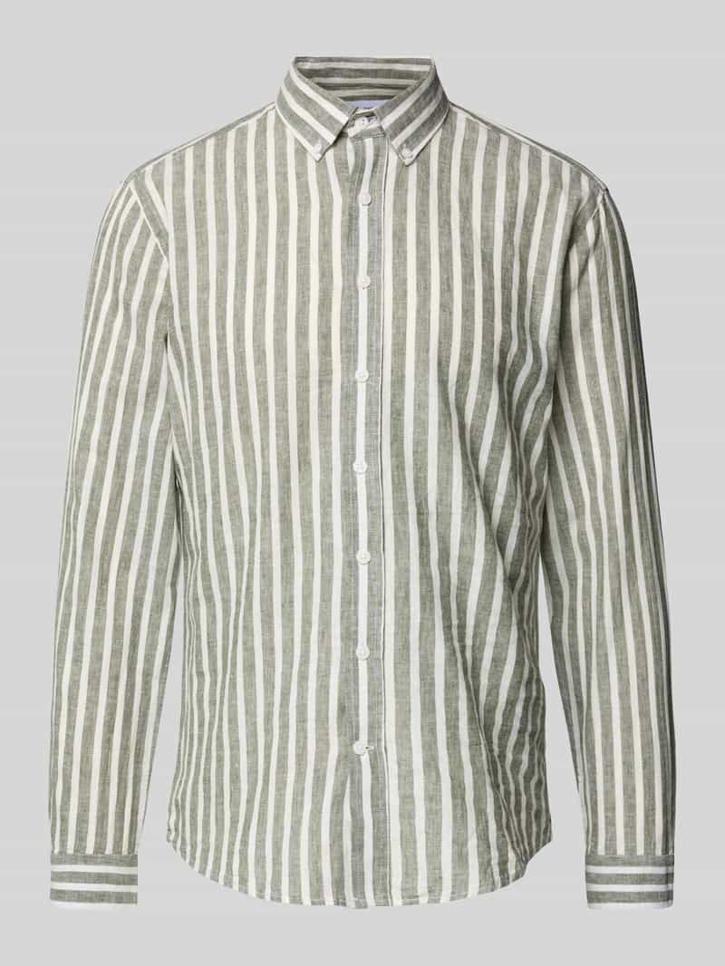 Koszula casualowa o kroju slim fit z kołnierzykiem typu button down