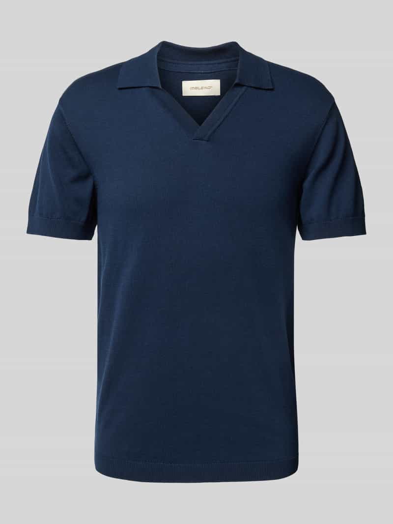 T-shirt z dekoltem w serek model ‘ALLI’