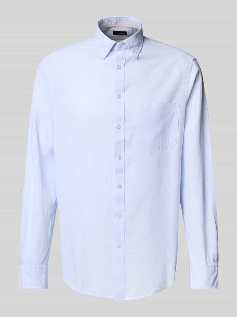 Koszula casualowa o kroju regular fit z kołnierzykiem typu button down