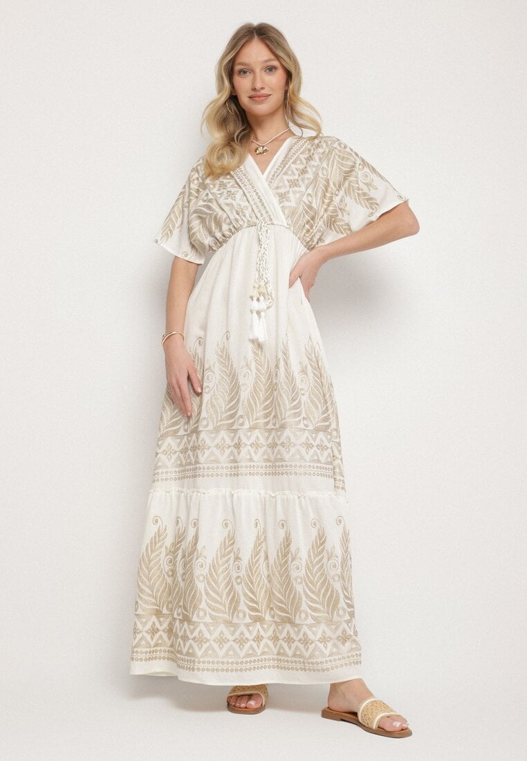Biała Kopertowa Sukienka z Wiskozy Zdobiona Frędzlami i Metalicznym Haftem Redeirae