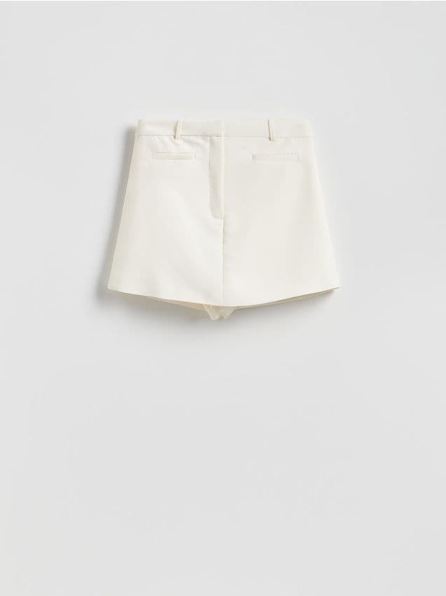 Reserved - Spódnico-szorty z wiskozą - złamana biel