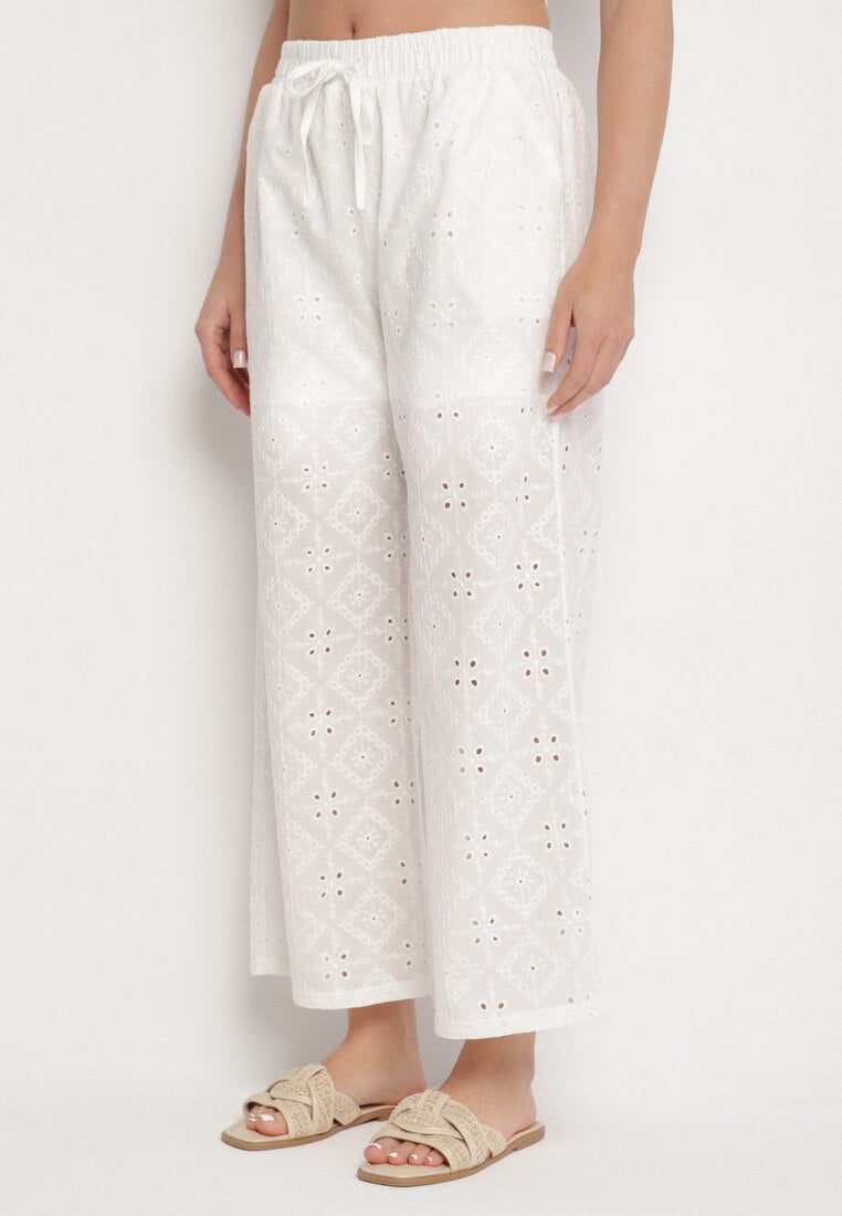Białe Bawełniane Spodnie z Haftowanej Tkaniny z Gumką w Talii Mevaleia