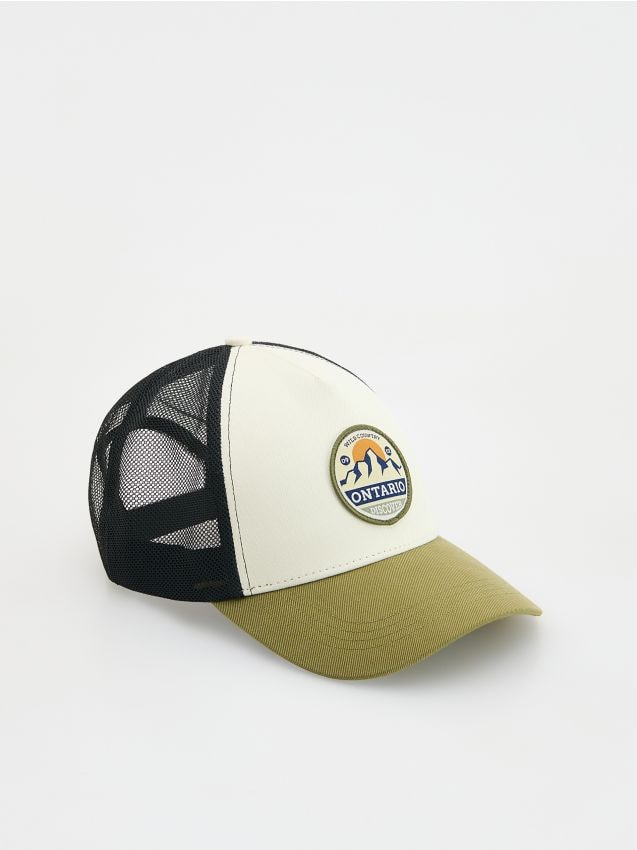 Reserved - Czapka trucker z naszywką - oliwkowy