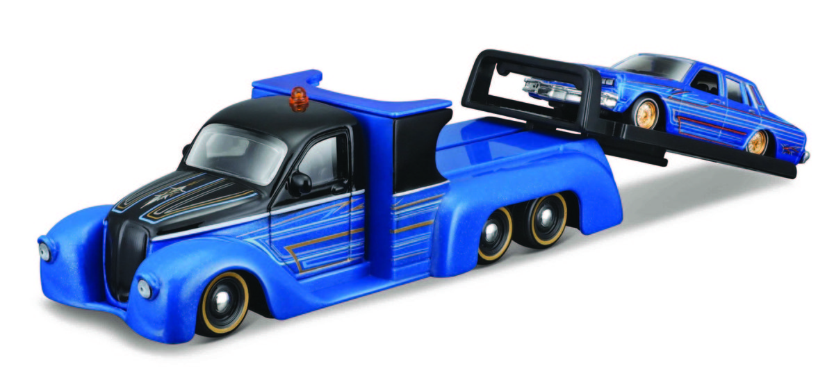 MAISTO 1987 CHEVROLET CAPRICE + MISSILE TOW FLATBED 1:64 15055