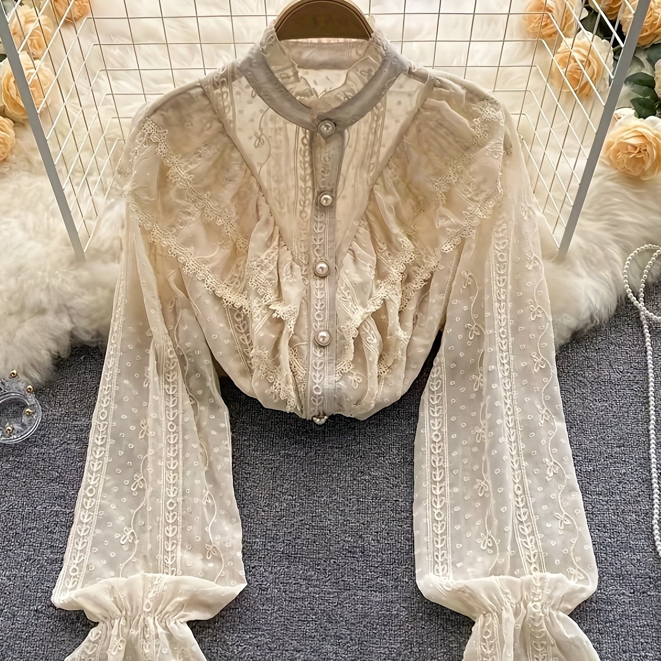 TEMU Elegancka Damska Bluzka z Długim Rękawem i Perłowymi Guzikami - Szykowna Biała Koszula z Koronką, Stójka, Wszechsezonowa, Uniwersalna na Codzień