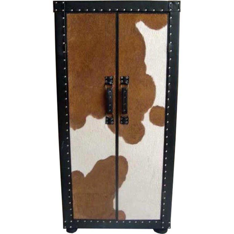 Szafa z imitacją sierści cielaka w kolorze biało-b