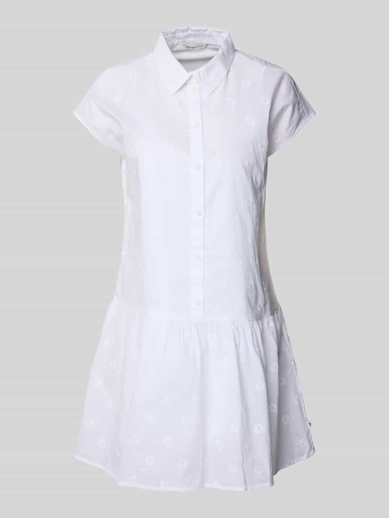 Sukienka koszulowa mini o kroju regular fit z haftami