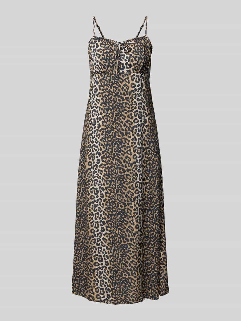 Długa sukienka z lejącego materiału ze wzorem na całej powierzchni model ‘NOVA’