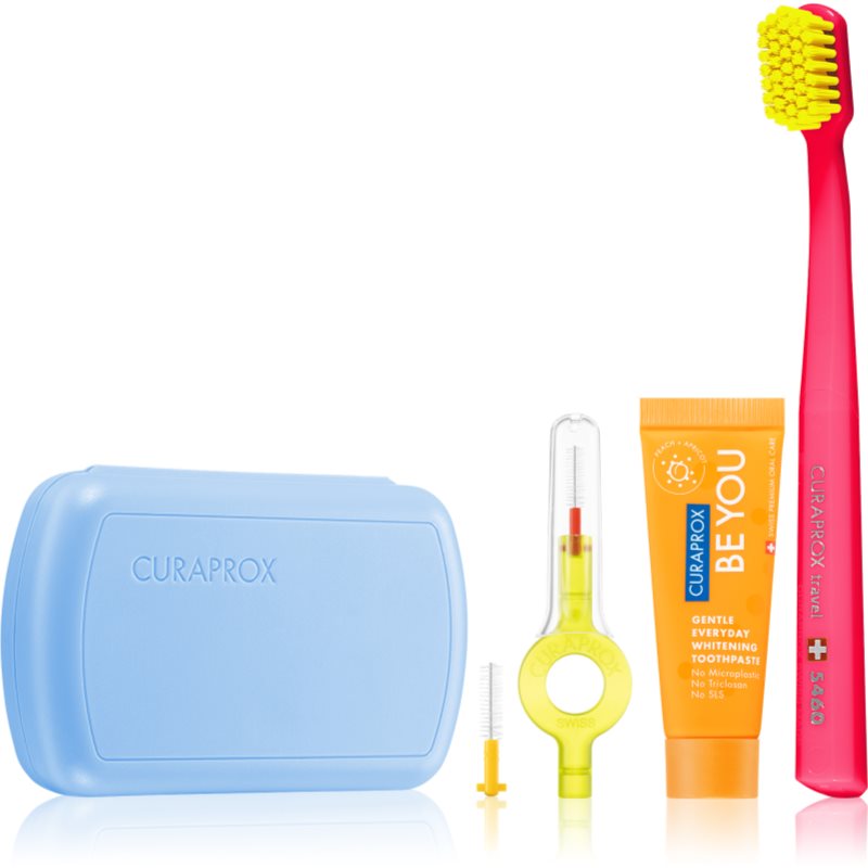 Curaprox zestaw turystyczny TRAVEL SET NEW z pastą Be You o smaku jeżyny i lukrecji (kolor niebieski)