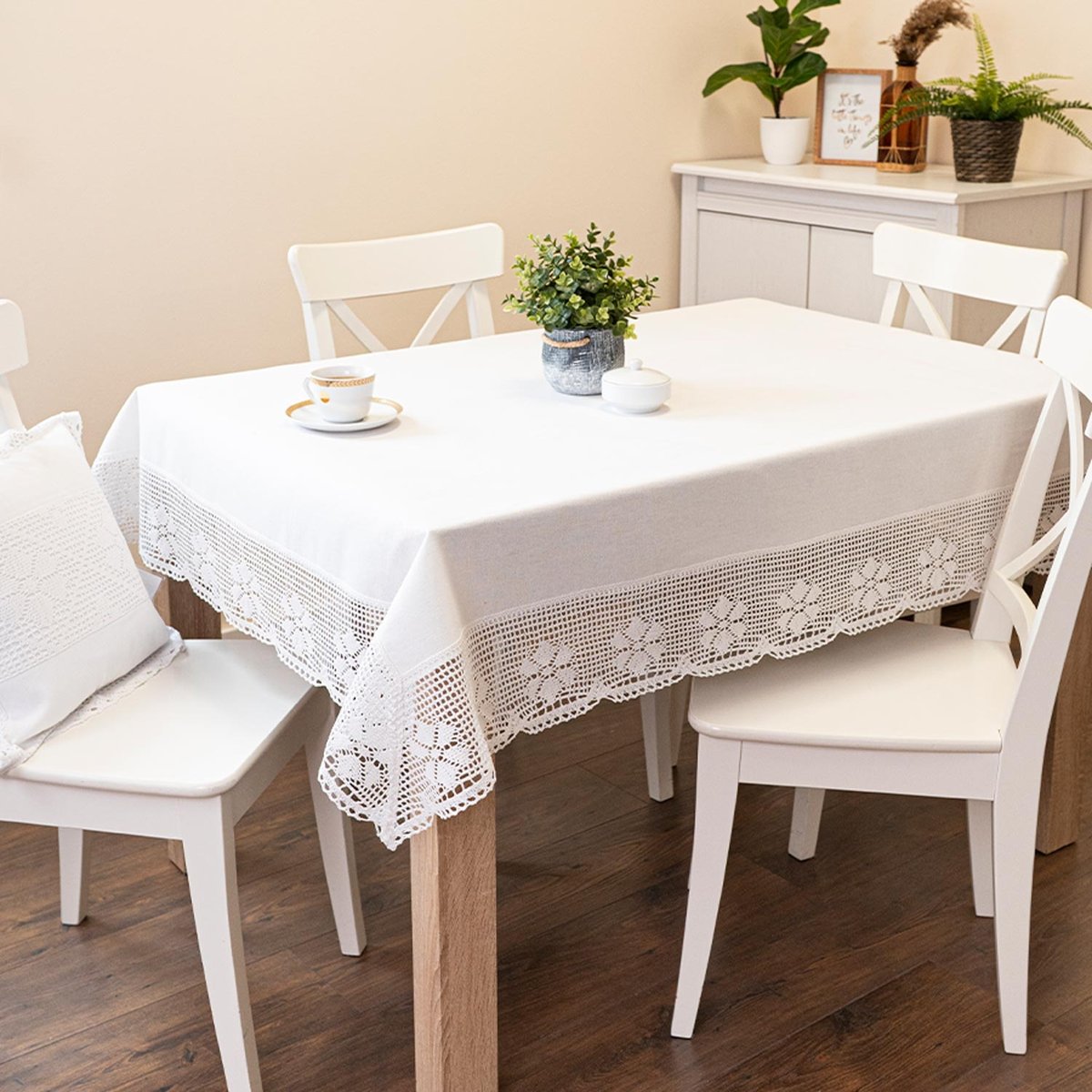 Bawełniany prostokątny obrus z ażurem, kolor biały, Rachela, rozmiar: - 140x220 cm