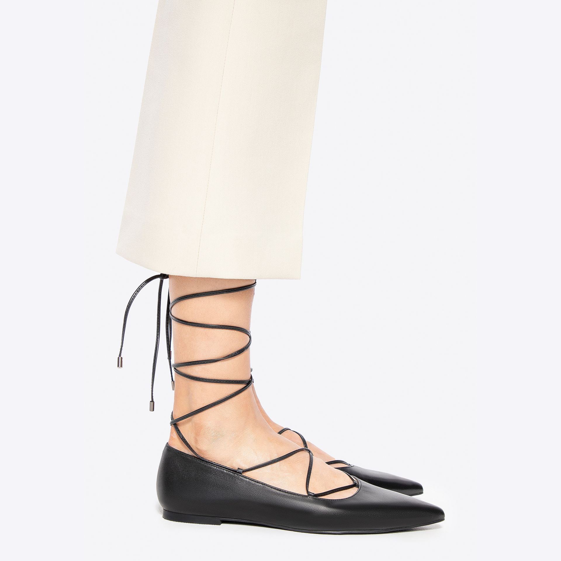 Baleriny ze skóry naturalnej w szpic czarne