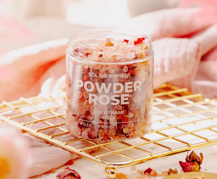 Powder Rose sól do kąpieli z płatkami róży 300g Wosk i knot