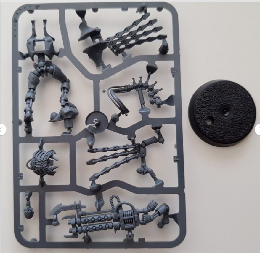 Warhammer 40k Necrons Royal Warden na wyprasce