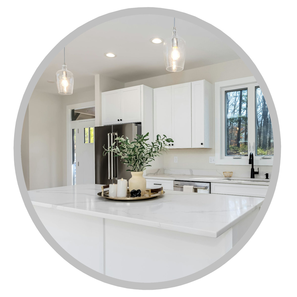 LUSTRO OKRĄGŁE SREBRNE W RAMIE ŁAZIENKOWE 50 CM LOFT