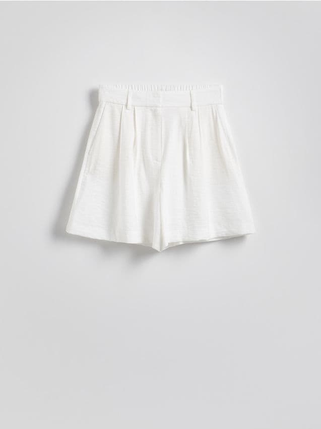 Reserved - Szorty z wiskozą - złamana biel