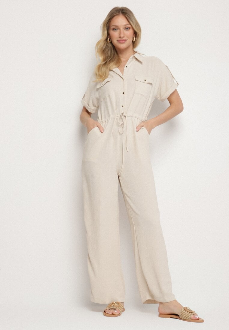 Jasnobeżowy Kombinezon o Koszulowym Kroju z Krótkim Rękawem i Wiązaniem w Talii Mareriela