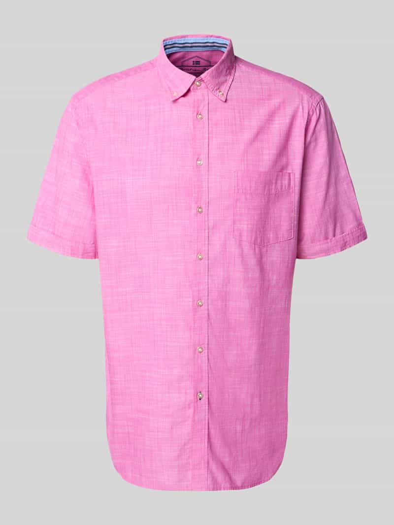 Koszula casualowa o kroju regular fit z kołnierzykiem typu button down