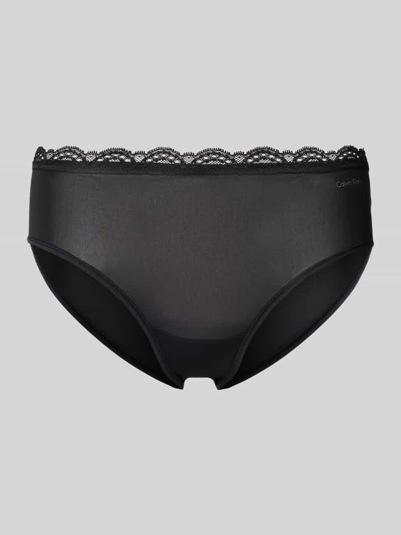 Figi z obszyciem koronką