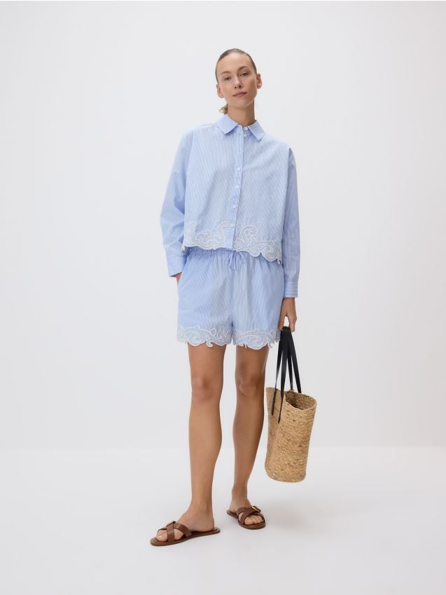 Reserved - Szorty z haftowanym wzorem - jasnoniebieski