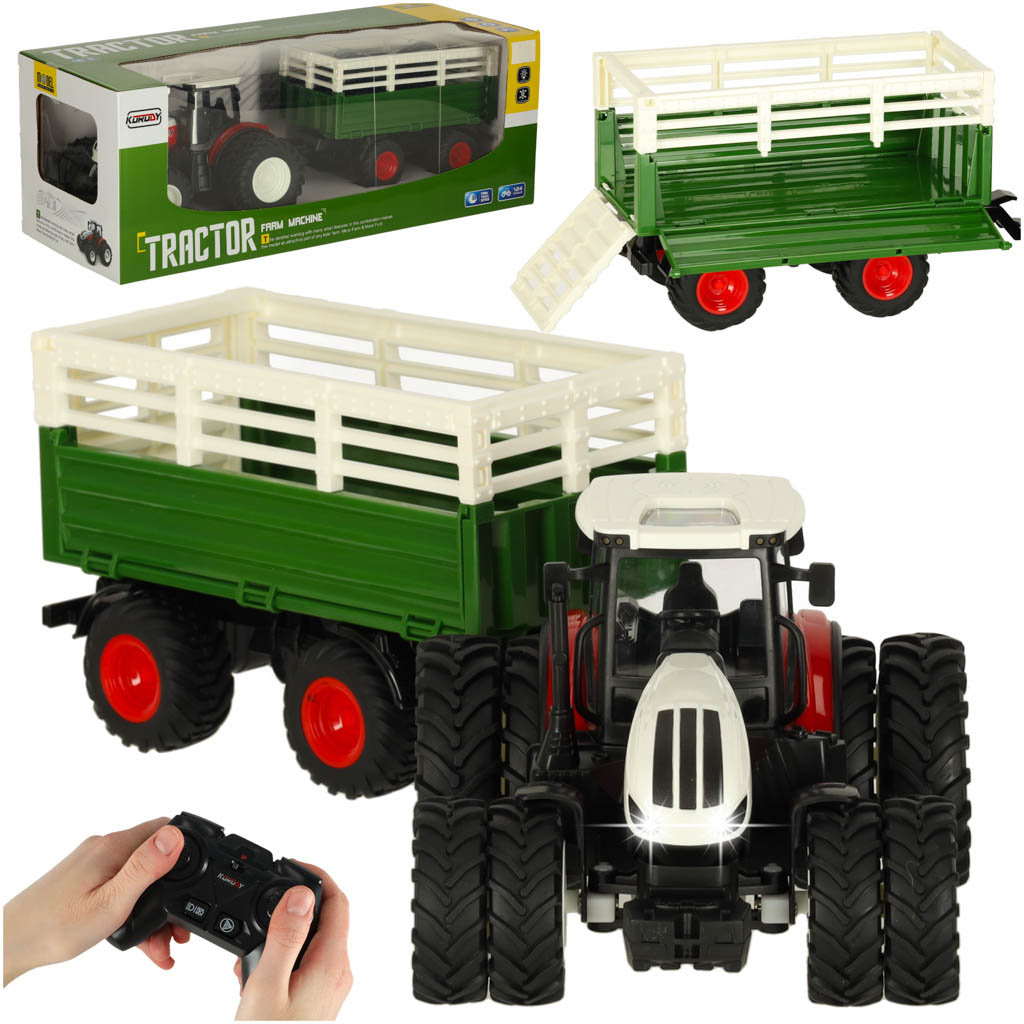 ZDALNIE STEROWANY TRAKTOR ROLNICZY Z PRZYCZEPĄ