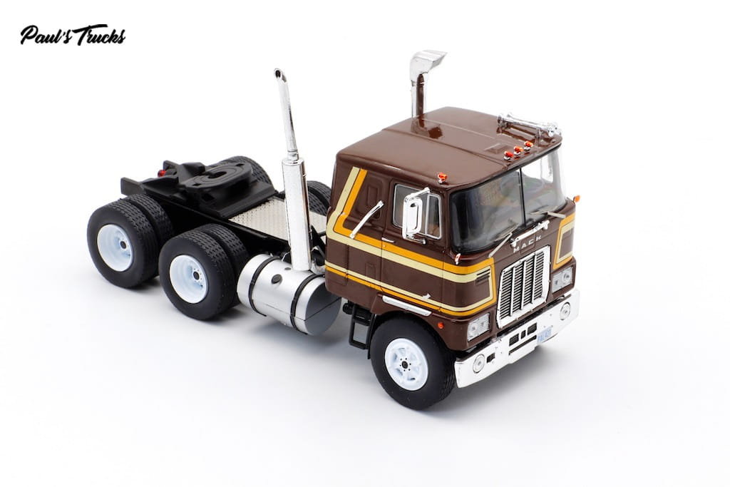 Mack Serie F skala 1/43 IXO (1)