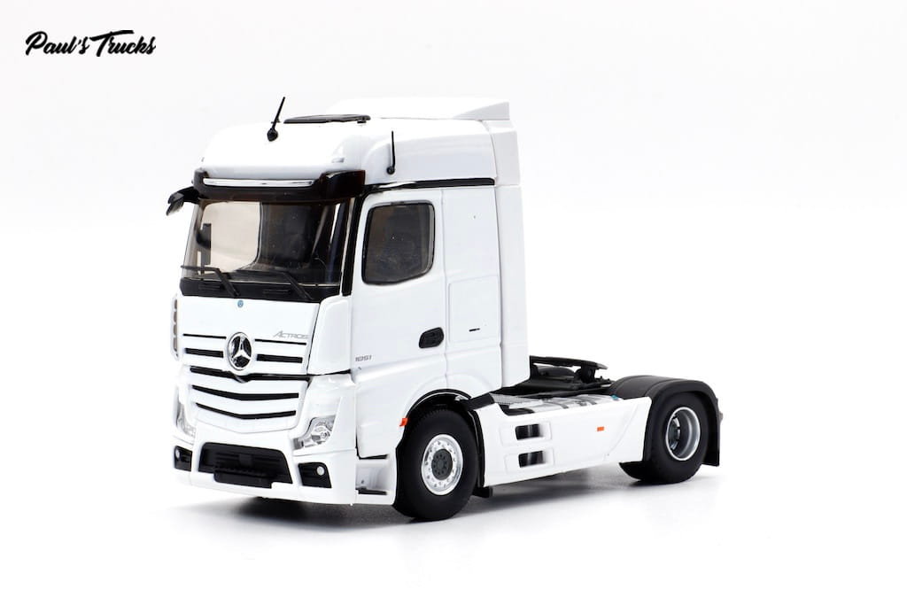 Mercedes Actros BigSpace biały skala 1/43 Eligor