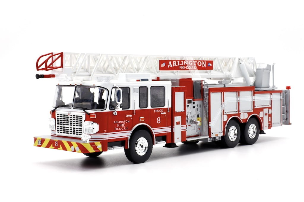 Smeal 105 Aerial Ladder, skala 1/43 IXO Models