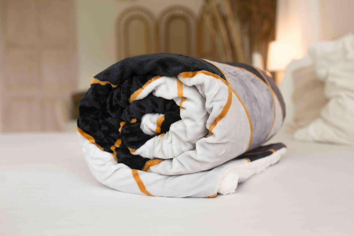 Koc Sherpa 150x200 szary czarny geometria z mikrofibry baranek