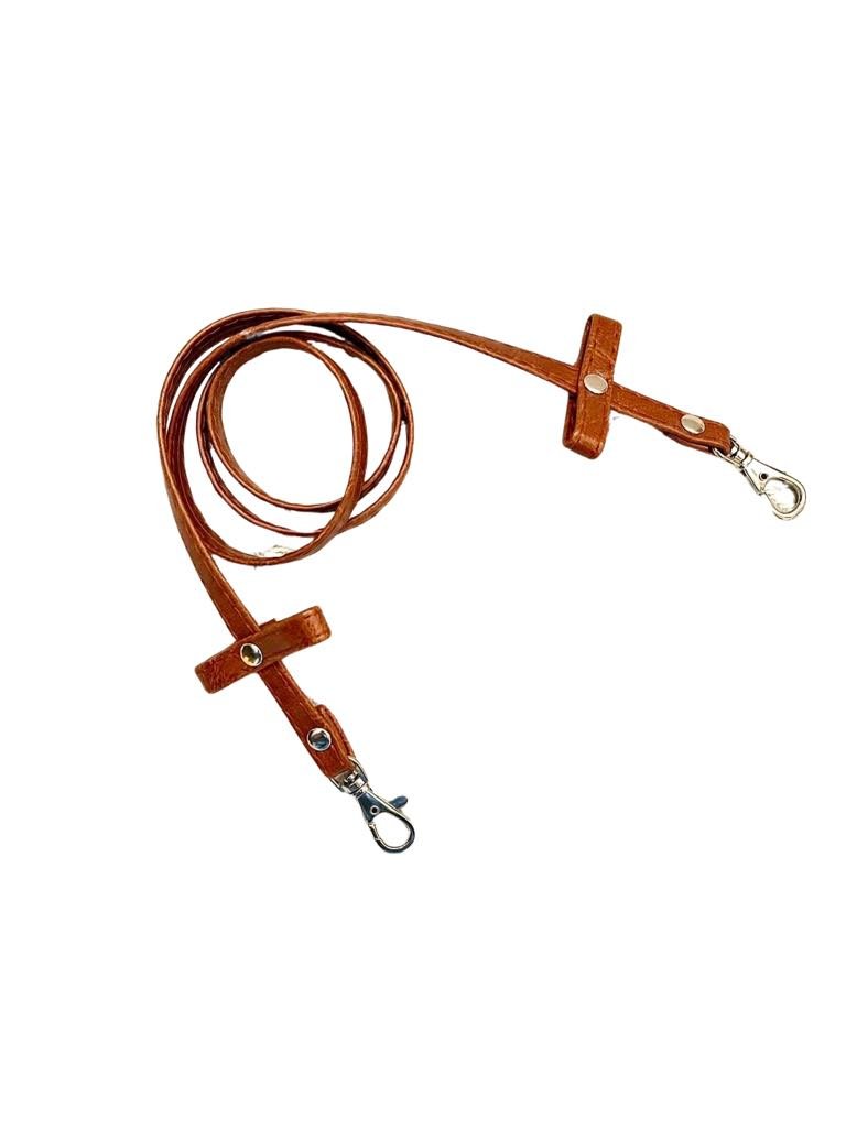 Wodze z ciemnobrązowej ekoskórki wykończone kokardką